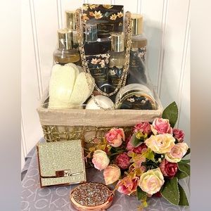 Spa Basket Great Bling bag holds 3 Lipstick Inspiration Compact with words